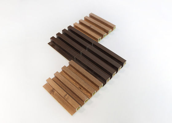 De houten Plastic Samengestelde WPC-Muurcomité Bekleding van de Binnenhuisarchitectuurwpc Muur