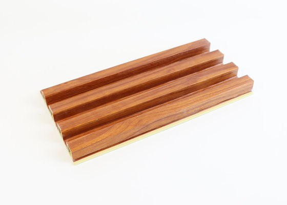 Houten samengestelde binnenlandse gecanneleerde het paneelbekleding van de panelen wpc muur voor binnendecoratie