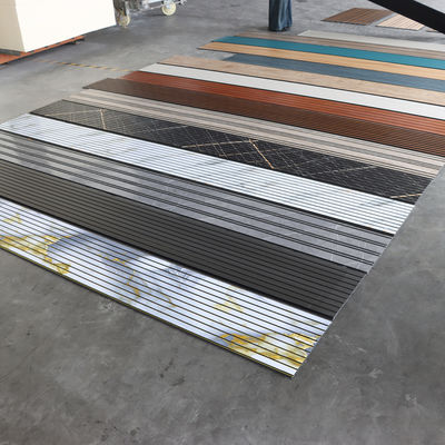 Commerciële PVC plafondpaneel voor wand waterdicht vochtbestendig PVC wandpaneel voor winkel hotel restaurant