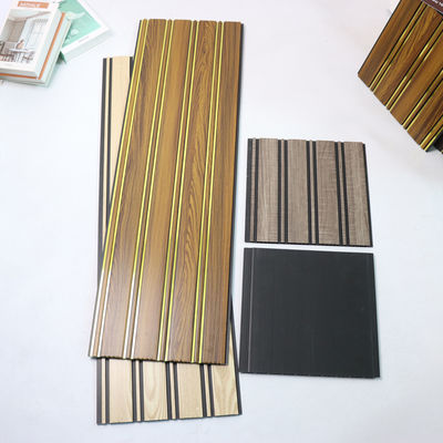 Houtnerf PVC plafondpaneel voor binnenmuren Kosteneffectief wandpaneel Alternatief voor tegels Onderhoudsvriendelijke wandplaat