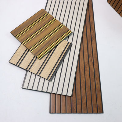 Gemakkelijk te installeren PVC plafondpaneel voor de muur Eenvoudig wandpaneeloplossing Bespaart tijd en arbeid lage installatiekosten Wandpaneel