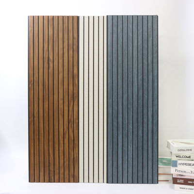 Gemakkelijk te installeren PVC plafondpaneel voor de muur Eenvoudig wandpaneeloplossing Bespaart tijd en arbeid lage installatiekosten Wandpaneel