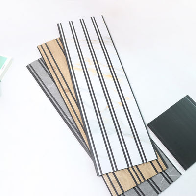 Waterdicht brandwerend PVC wandpaneel Lichtgewicht Eenvoudige installatie Binnen- en buitenmuurbekleding voor badkamer, keuken, woonkamer