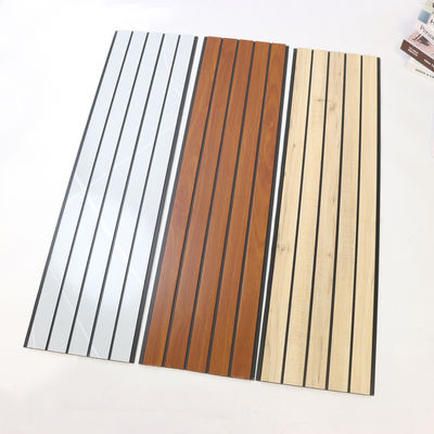 Waterdicht brandwerend PVC wandpaneel Lichtgewicht Eenvoudige installatie Binnen- en buitenmuurbekleding voor badkamer, keuken, woonkamer