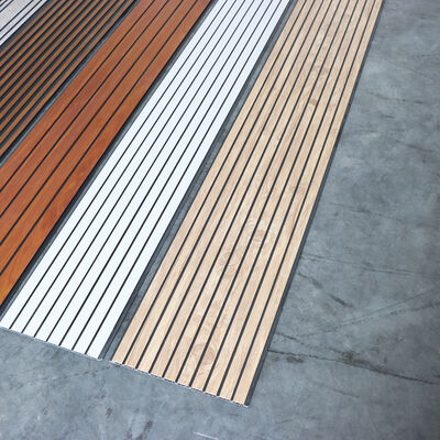 vochtbestendig, eenvoudig te installeren PVC-gecanneleerd plafondwandpaneel voor plafondwanddecoratie in moderne interieurs