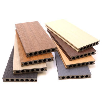 Meerdere toepassingen buiten WPC-dek- en wandpaneel.