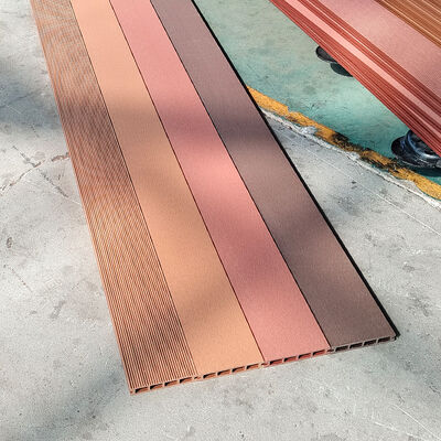 Buitenmuurpaneel WPC Buitenhouten Hout Plastic Composite met weersbestendigheid en gemakkelijke installatie