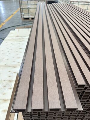 Duurzame brandwerende buitentoepassingen WPC composiet tand en groef wandpanelen PVC wandbekleding