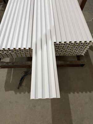 Op maat gemaakt milieuvriendelijk binnenprofiel WPC wandpaneel 160x24 bekleding