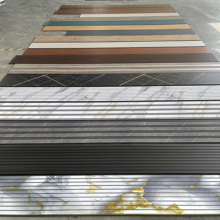 Gemakkelijk te installeren PVC plafondpaneel voor de muur Eenvoudig wandpaneeloplossing Bespaart tijd en arbeid lage installatiekosten Wandpaneel