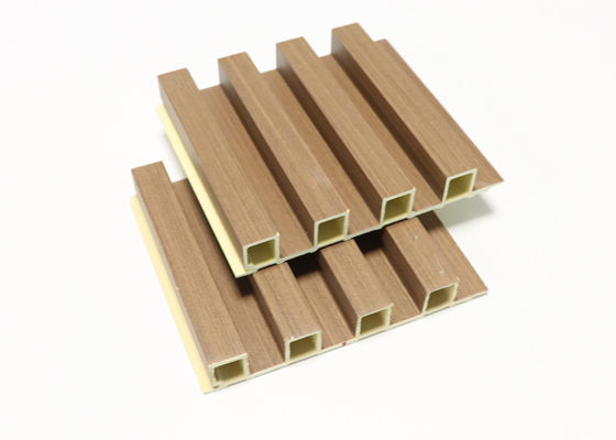 Houten samengestelde binnenlandse gecanneleerde het paneelbekleding van de panelen wpc muur voor binnendecoratie