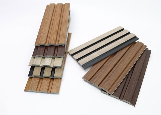 Bekleding van de hout de Binnenlandse Muur