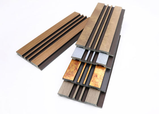 Bekleding van de hout de Binnenlandse Muur