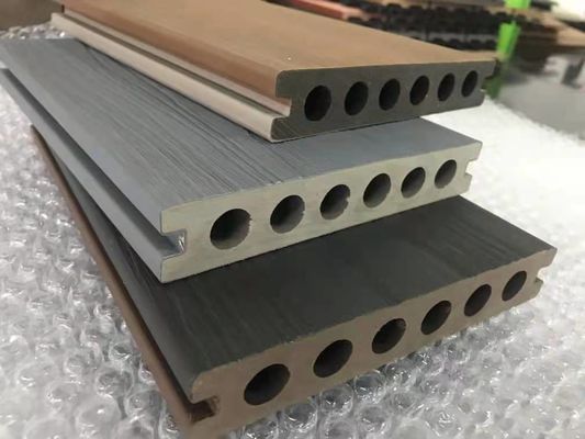 Maak Bevloering niet van het Misstap de Openluchtwpc Decking Gebouwde Eiken Hout waterdicht