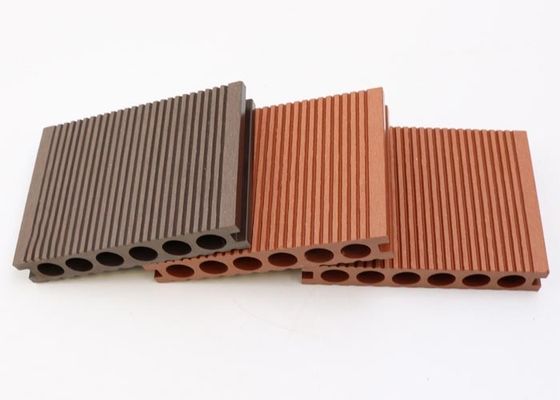 Het In reliëf maken WPC Samengestelde Decking van koppelingsdecking 3D Tegels Plastic Bevloering