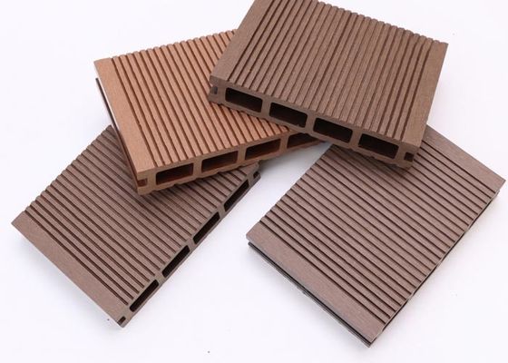Het In reliëf maken WPC Samengestelde Decking van koppelingsdecking 3D Tegels Plastic Bevloering