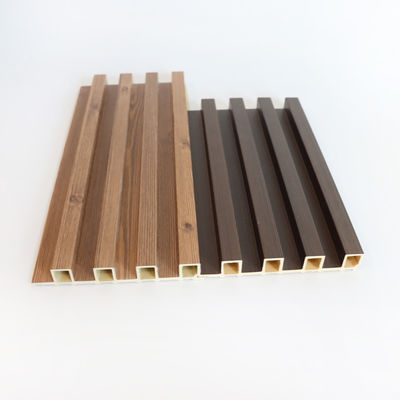 Gecanneleerde Binnenlandse WPC-Muurcomité Binnen de Deklaagbekleding van Decor Houten Plastic Samengestelde pvc