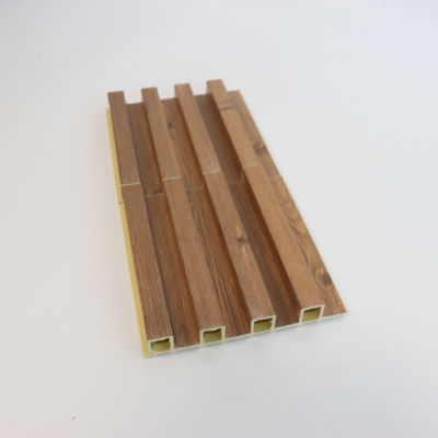 Gecanneleerde Binnenlandse WPC-Muurcomité Binnen de Deklaagbekleding van Decor Houten Plastic Samengestelde pvc