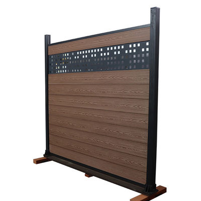 1.8m X 1.8m Wpc-Omheining Panels Embossed Co - Raad van het Uitdrijvings de Openluchthuis