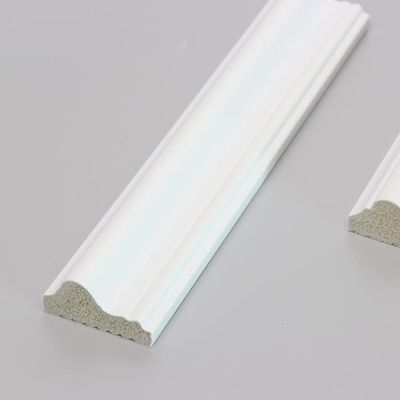 Wit Decoratief Begrenzend Tegelplint Klaargemaakt Afgietsel met Geleid Licht