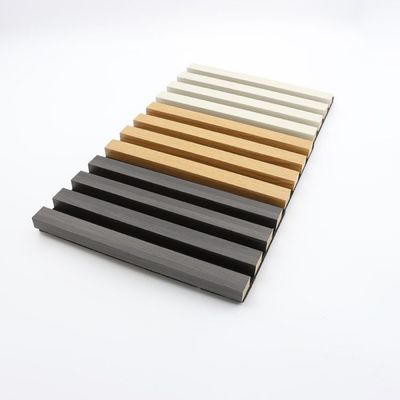 Luxe akoestische panelen Board Fabric Houten gegroefd gecanneleerd 2400 * 600 mm