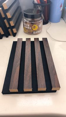 12 mm dikke akoestische platenpaneel Hout plaatwandpaneel voor woningversiering