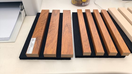 12 mm dikke akoestische platenpaneel Hout plaatwandpaneel voor woningversiering