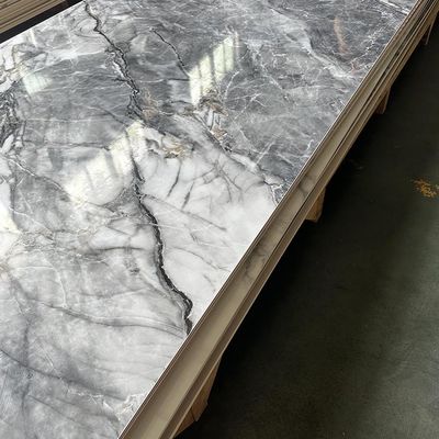 Hoogglanzende marmeren textuur WPC wandpaneel Bamboe Houtskool Hout veneer PVC marmeren plaat