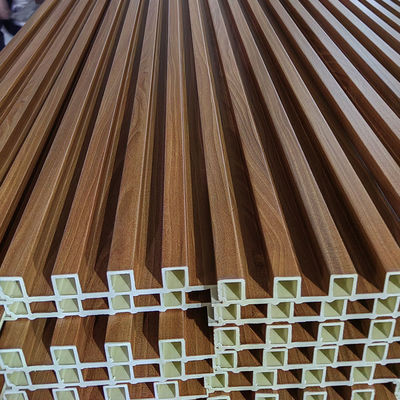 Houten samengestelde binnenlandse gecanneleerde het paneelbekleding van de panelen wpc muur voor binnendecoratie