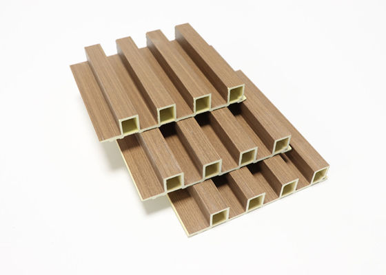 15cmx9mm Binnenlands WPC Muurcomité 16.5cmx2.5cm Waterdicht Gecanneleerd Muurcomité