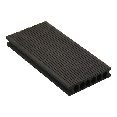 Buiten holle WPC composietdekken. Kleurrijke waterdichte co-extrusie houten kunststof vloer voor tuinprojecten.